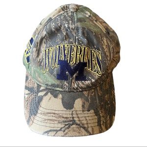 University of Michigan Men’s Camo SnapBack Cap Hat Sz OS